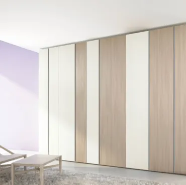 Armadio Anta Battente in laccato opaco e legno 17D di Ferrimobili