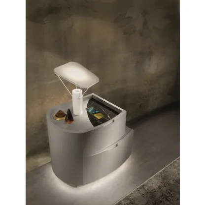Comodino laccato con top in vetro serigrafato effetto marmorizzato Dolcevita Grey di Euro Design