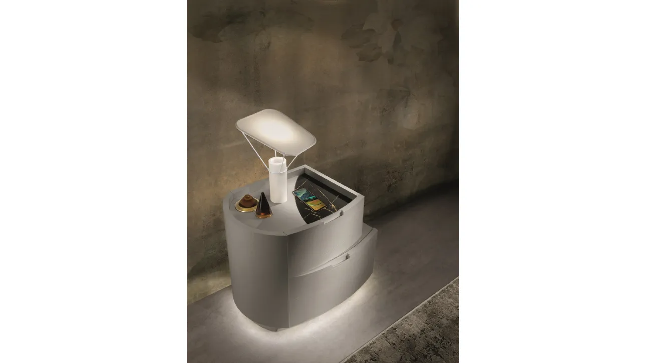 Comodino laccato con top in vetro serigrafato effetto marmorizzato Dolcevita Grey di Euro Design