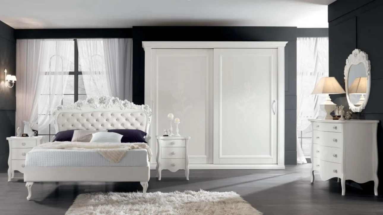 Gruppo Notte Leopardi in Frassino Bianco con decoro floreale di Euro Design