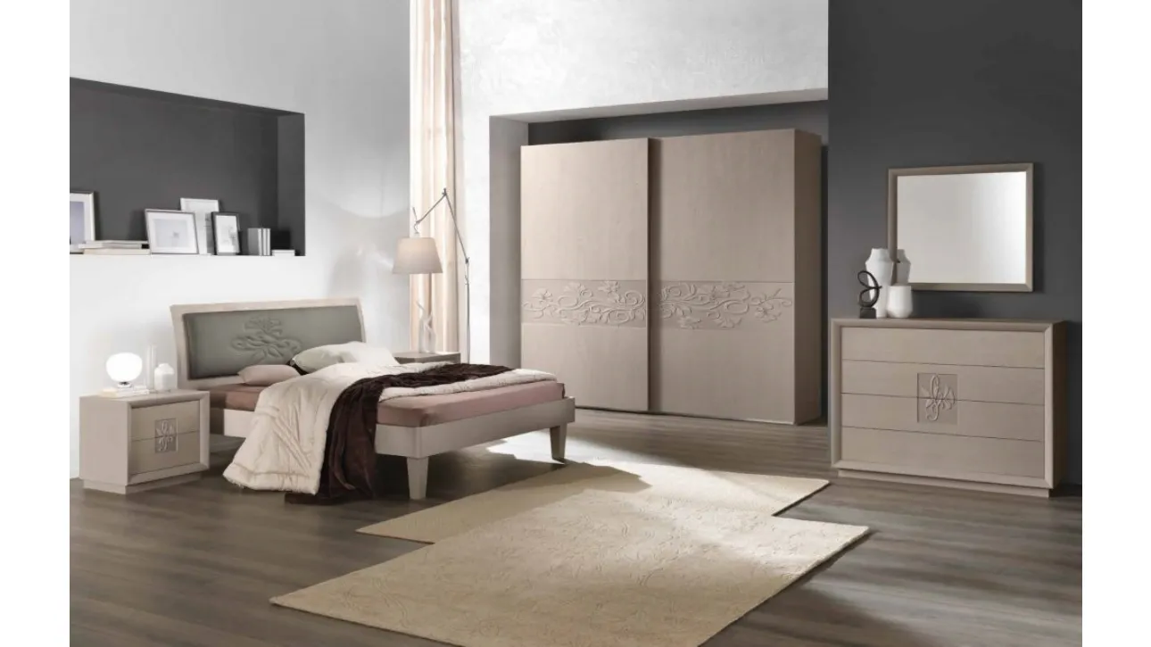 Letto Artemide con testiera in ecopelle con dettaglio floreale che riveste la struttura in Frassino Grigio di Euro Design