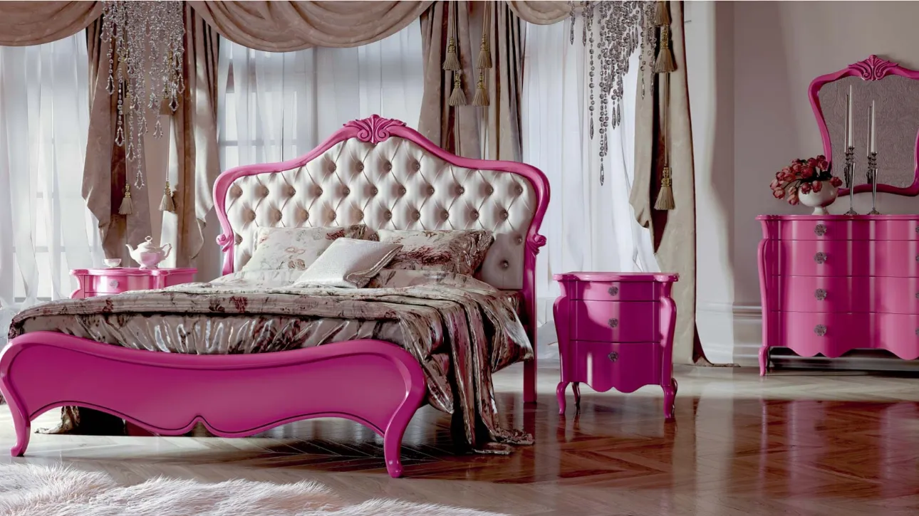 Letto in legno laccato Rosa Fucsia e testiera in ecopelle Corinne di Euro Design