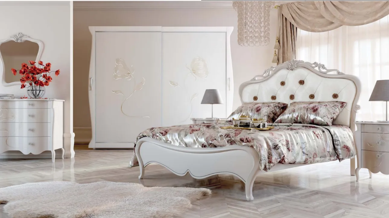 Letto in legno laccato Bianco e testiera in ecopelle Corinne di Euro Design