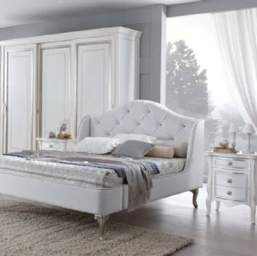 Letto in ecopelle con testiera impreziosita da bottoni Swarovski Eros di Euro Design