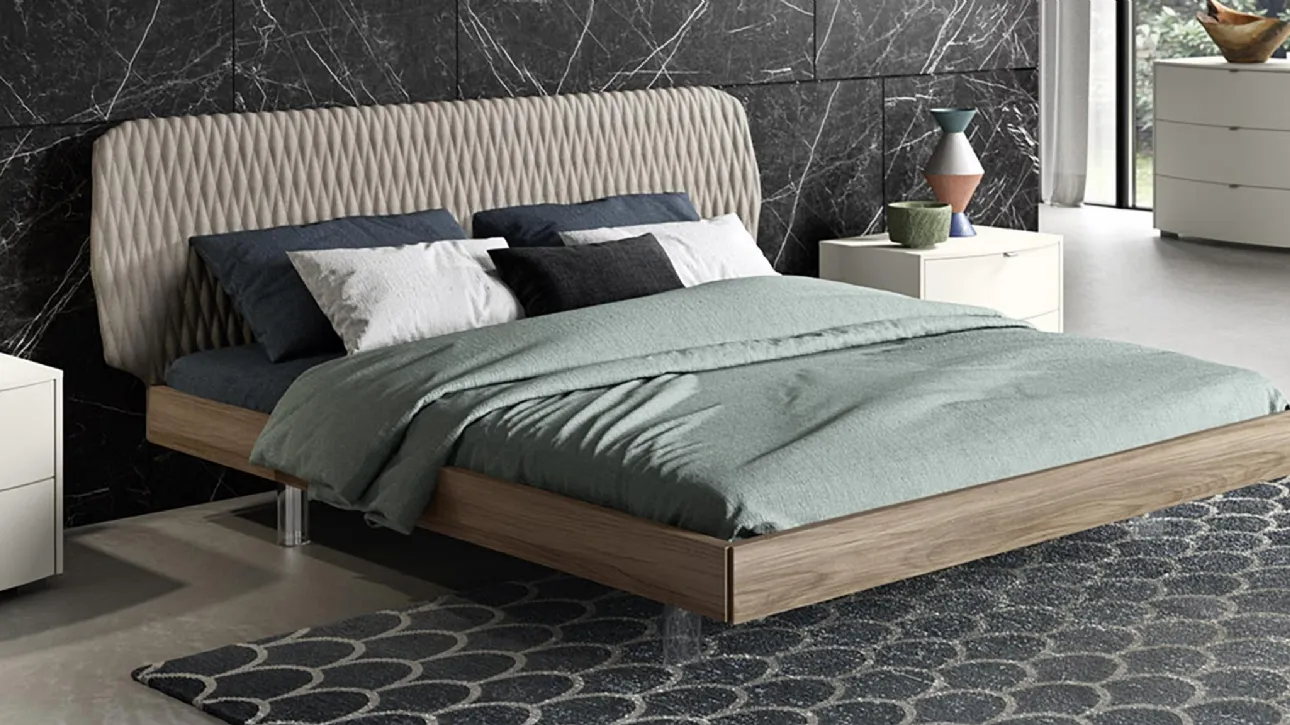 Letto in legno con testiera rivestita in ecopelle trapuntata Dune di Mab