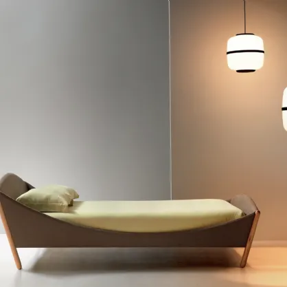 Letto con testiera in tessuto con piedini inclinati in legno Lullaby Modern di Noctis