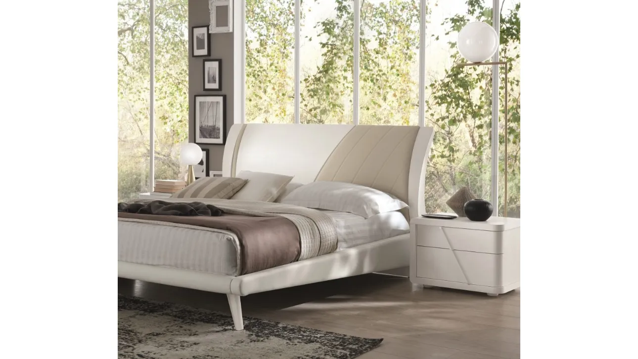 Letto in ecopelle con testiera Orizzonte Tortora di Euro Design