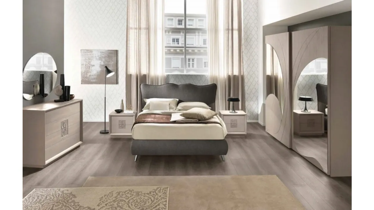 Letto in tessuto con testiera Queen Liscio di Euro Design