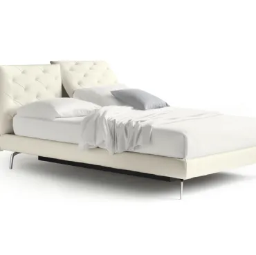Letto in ecopelle con testiera capitonnè e contenitore So Ever di Noctis