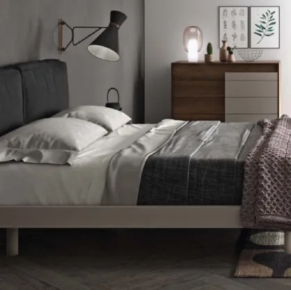 Letto imbottito moderno con testiera Tomorrow di Cinquepuntozero