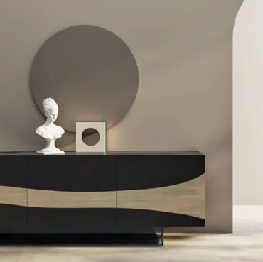 Madia moderna Nilo in rovere e laccato opaco con piedi in plexiglass di Fratelli Mirandola