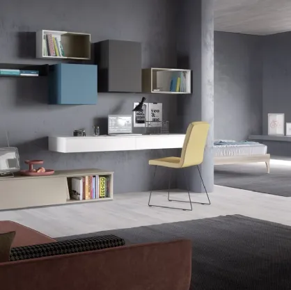 Parete Attrezzarta componibile dal design semplice in laccato opaco con scrivania Comp 18 di Mab
