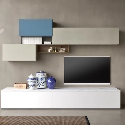 Parete dal design moderno in laccato opaco con top in finitura marmo bianco di Mab