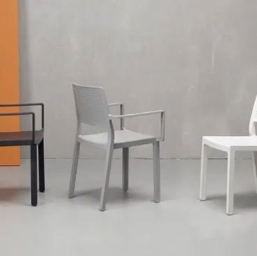 Sedia in plastica Emi di Scab Design