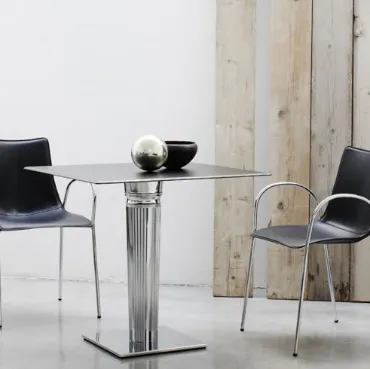 Sedia Zebra Pop con braccioli imbottita con struttura in tubo di acciaio di Scab Design