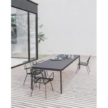 Tavolo Hula Hoop con base in metallo verniciato e top in HPL di Imperial Line