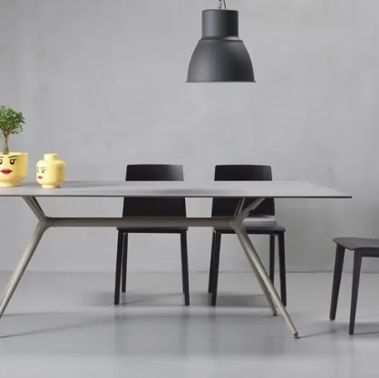 Tavolo moderno e lineare in acciaio con top in laminato Metropolis XL di Scab Design