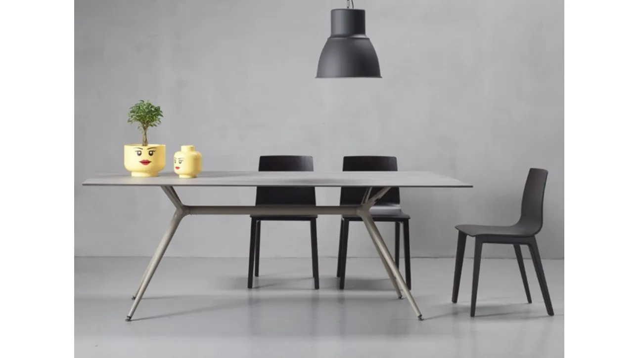 Tavolo moderno e lineare in acciaio con top in laminato Metropolis XL di Scab Design