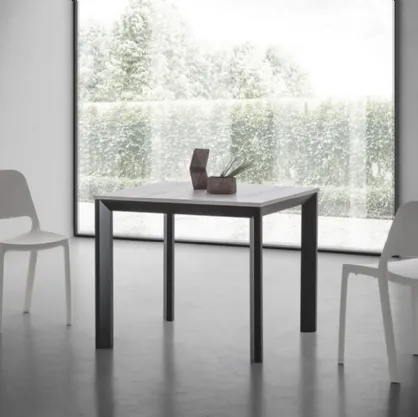 Tavolo con gambe in alluminio e piano in laminato Ricky Super Quadrato di La Primavera