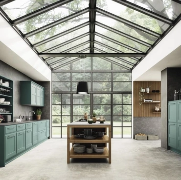 Cucina Classica con isola Canova comp 04 in laccato Pavone di Lyons Cucine