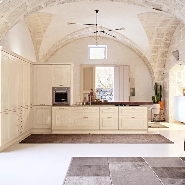 Cucina Classica con isola Oficina composizione 05 in laccato opaco con antine decorate di Di Iorio