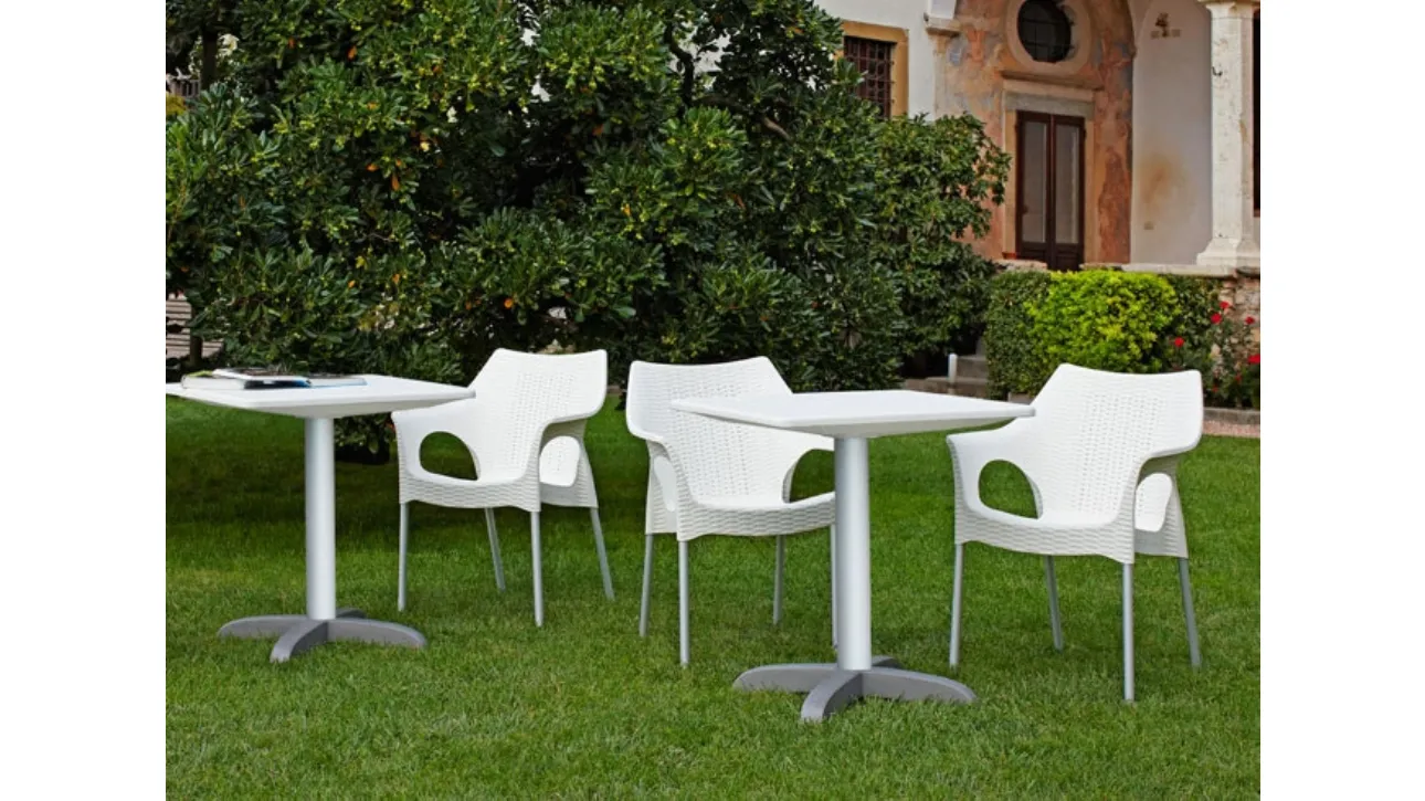 Tavolino in tecnopolimero con base in alluminio Dodo di Scab Design