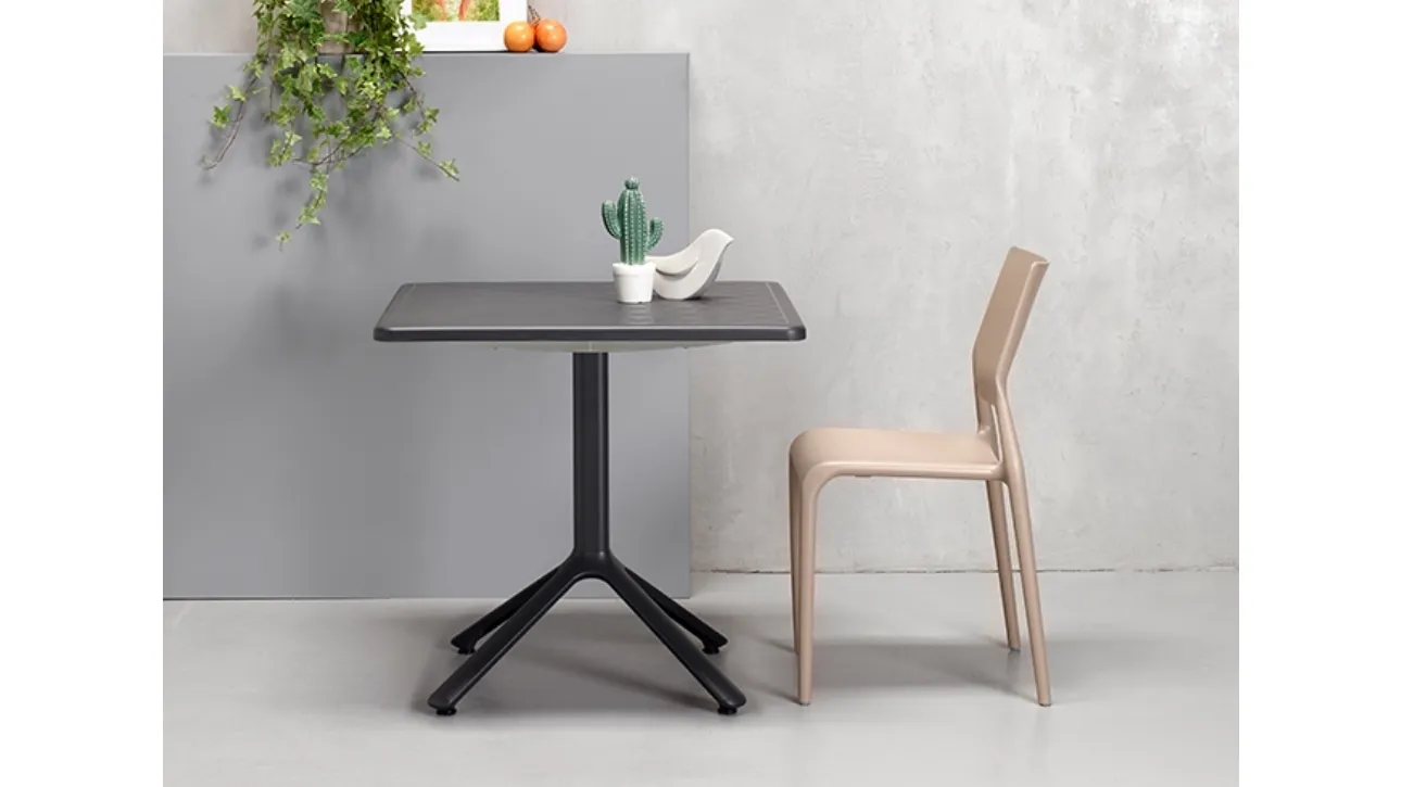 Tavolino quadrato fisso con base in alluminio Eco di Scab Design